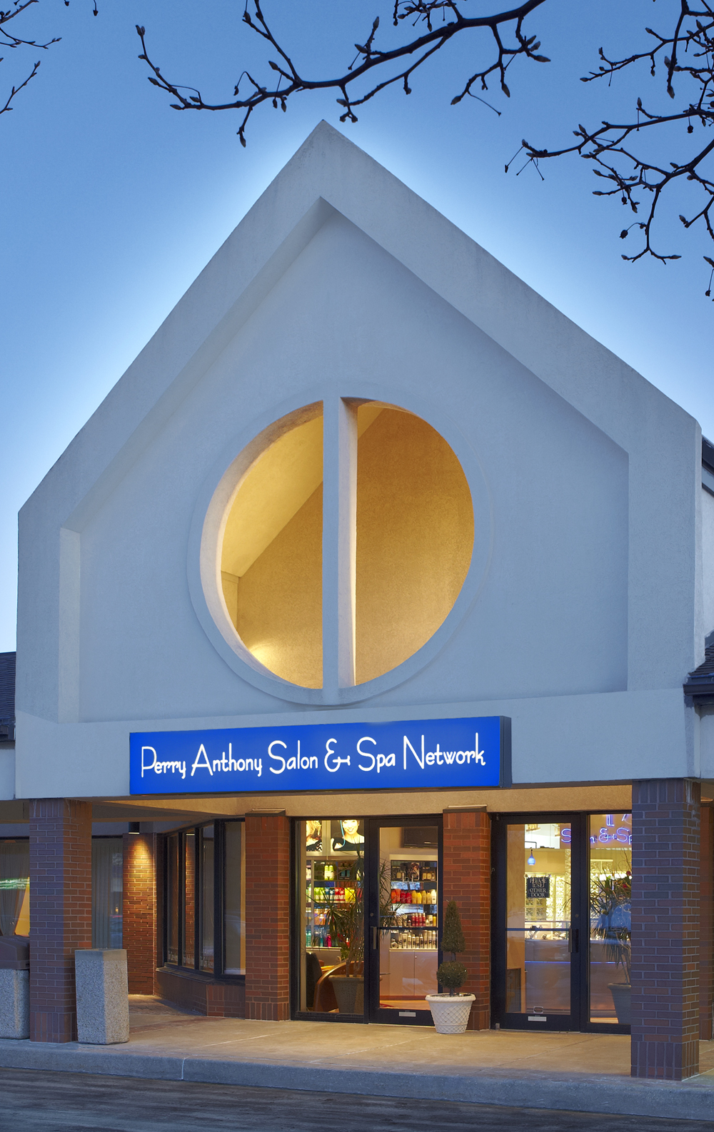 Front of Perry Anthony Salon